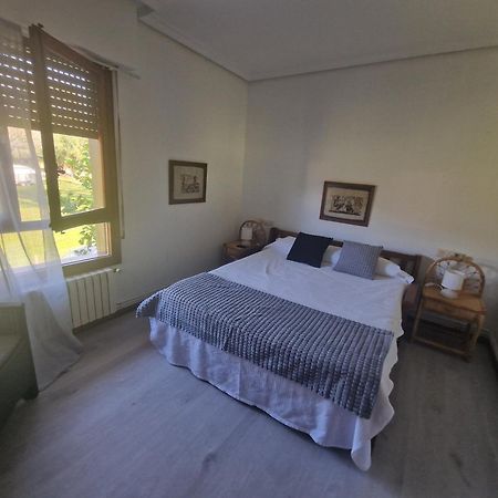 Hostal Lizuniaga Bera  Екстер'єр фото