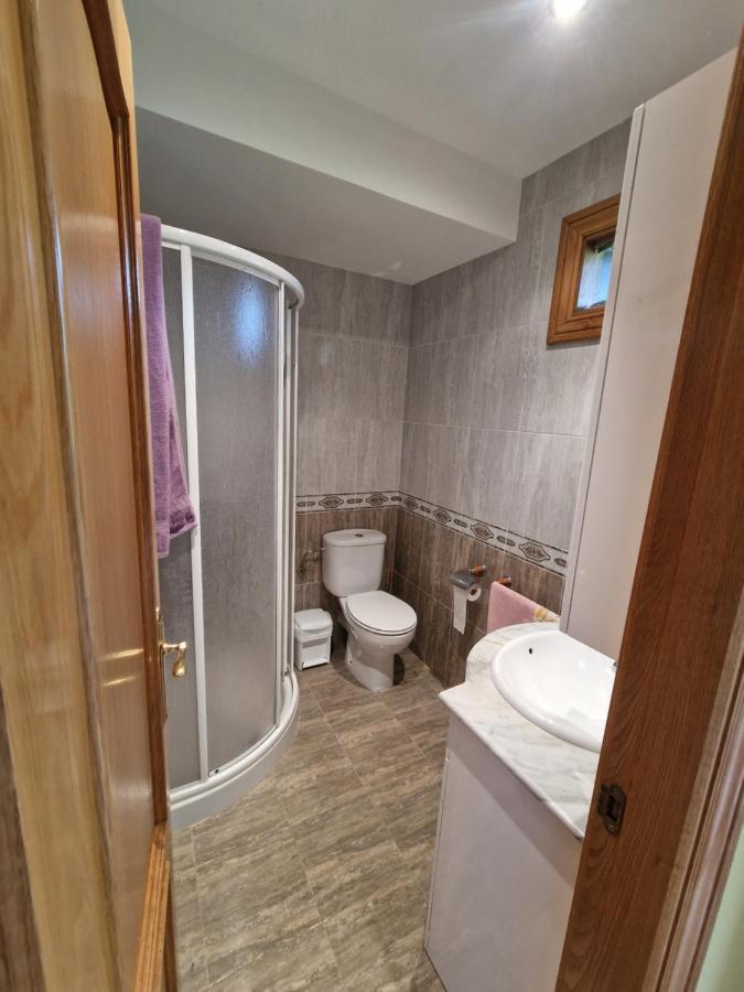 Hostal Lizuniaga Bera  Екстер'єр фото