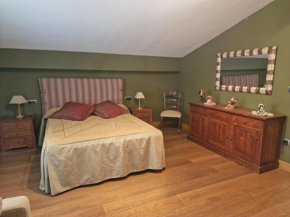 Hostal Lizuniaga Bera  Екстер'єр фото