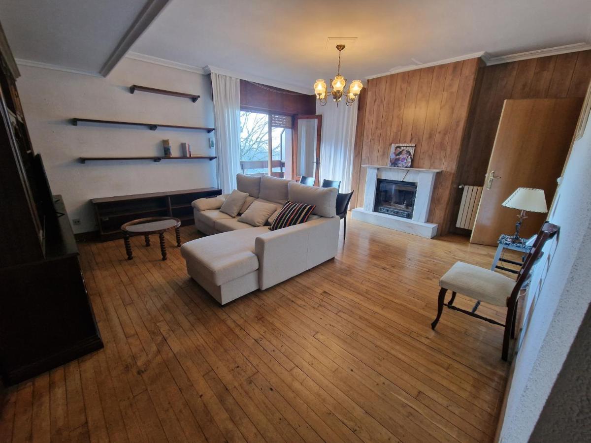 Hostal Lizuniaga Bera  Екстер'єр фото