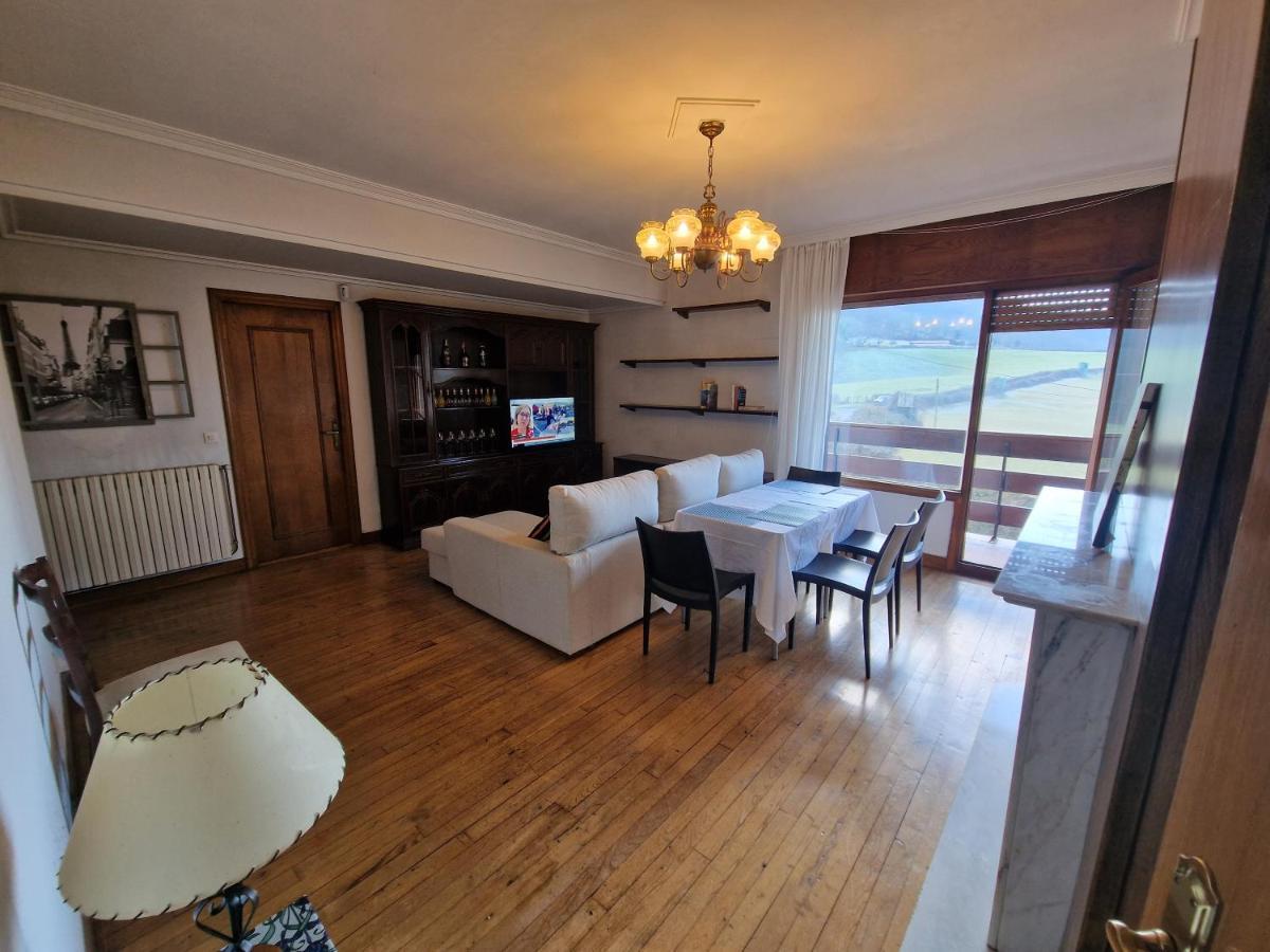 Hostal Lizuniaga Bera  Екстер'єр фото