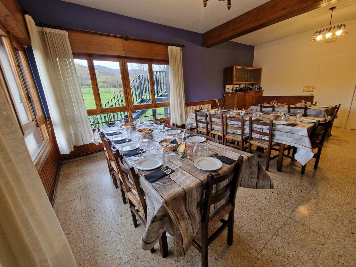 Hostal Lizuniaga Bera  Екстер'єр фото