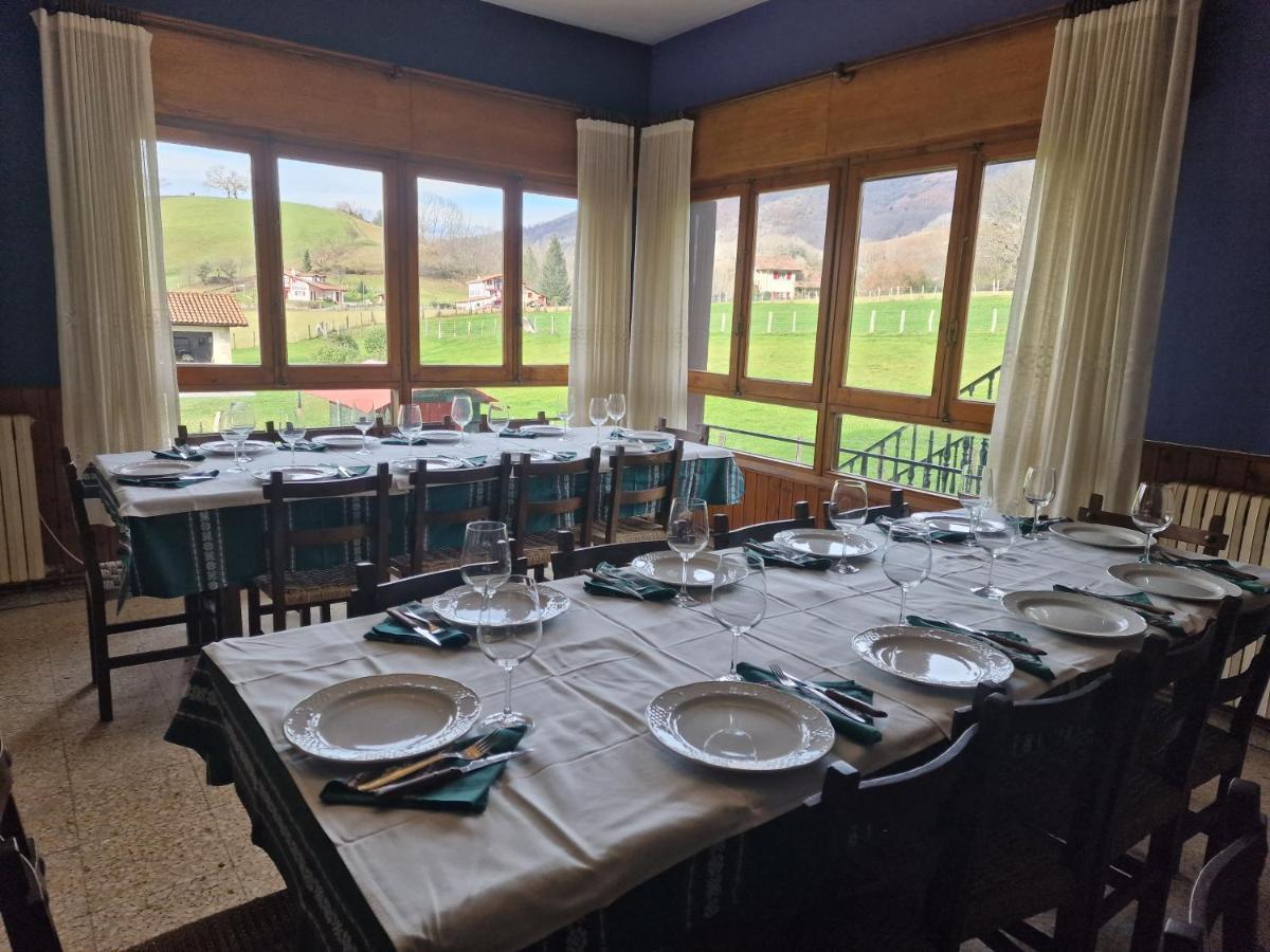 Hostal Lizuniaga Bera  Екстер'єр фото