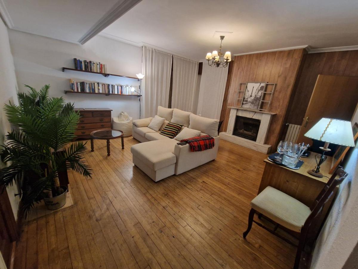 Hostal Lizuniaga Bera  Екстер'єр фото
