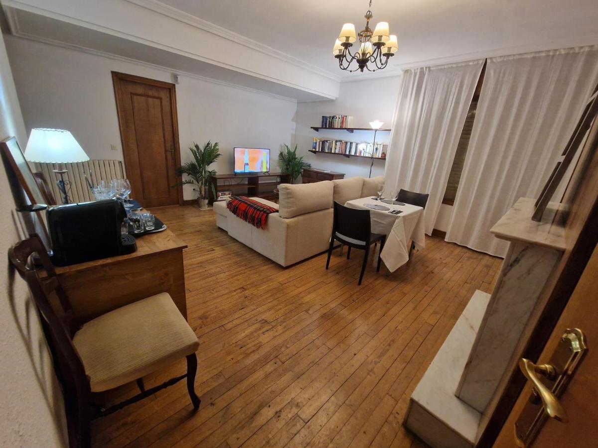 Hostal Lizuniaga Bera  Екстер'єр фото