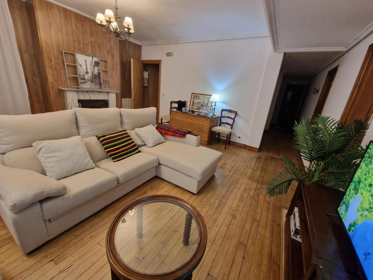 Hostal Lizuniaga Bera  Екстер'єр фото