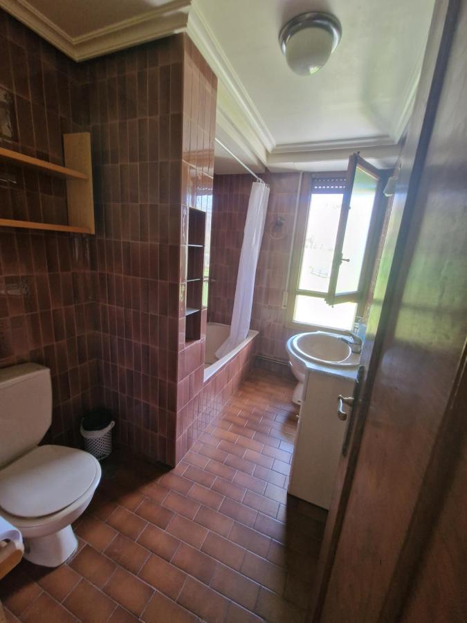Hostal Lizuniaga Bera  Екстер'єр фото