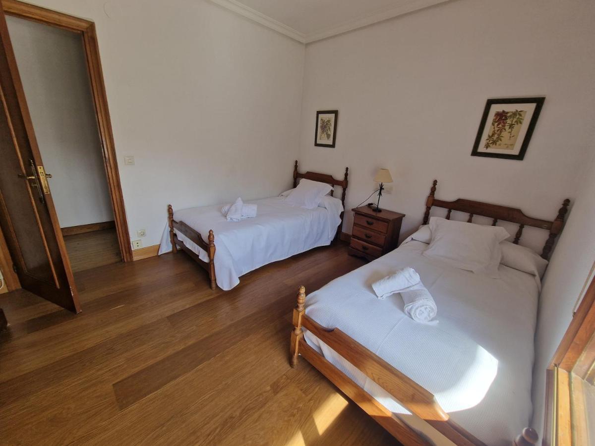 Hostal Lizuniaga Bera  Екстер'єр фото