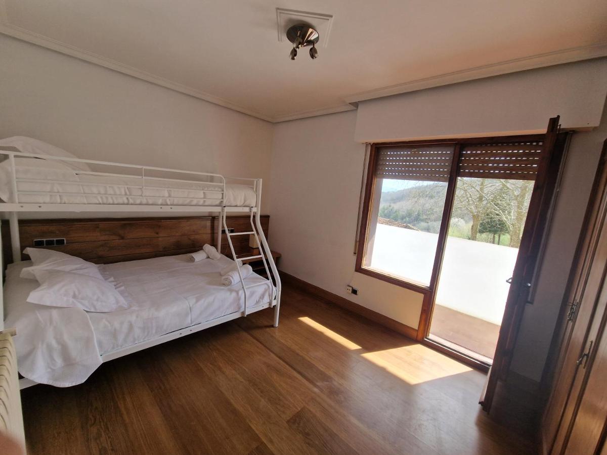 Hostal Lizuniaga Bera  Екстер'єр фото