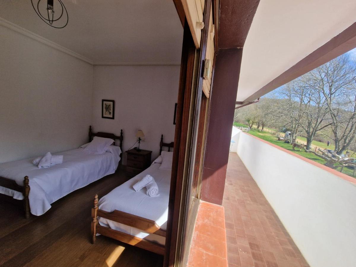 Hostal Lizuniaga Bera  Екстер'єр фото