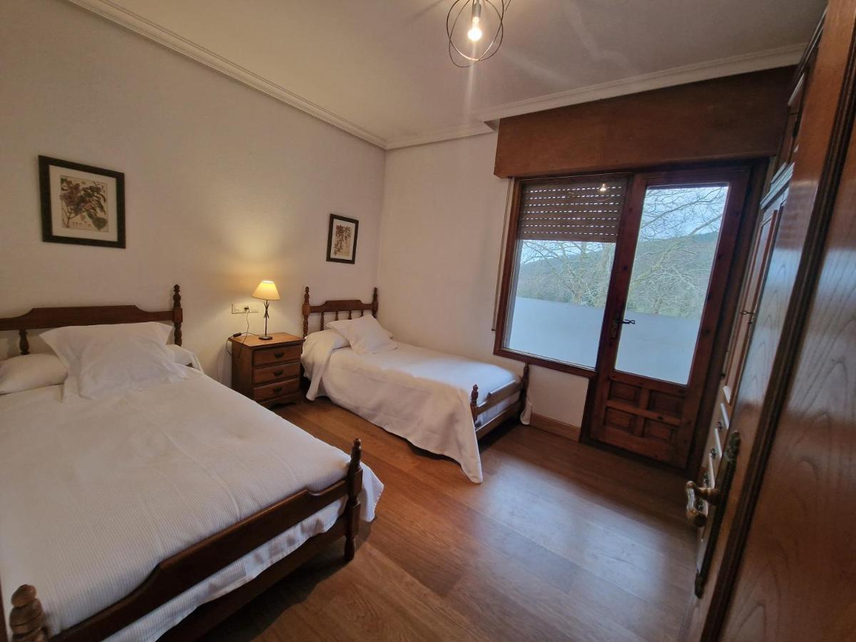 Hostal Lizuniaga Bera  Екстер'єр фото