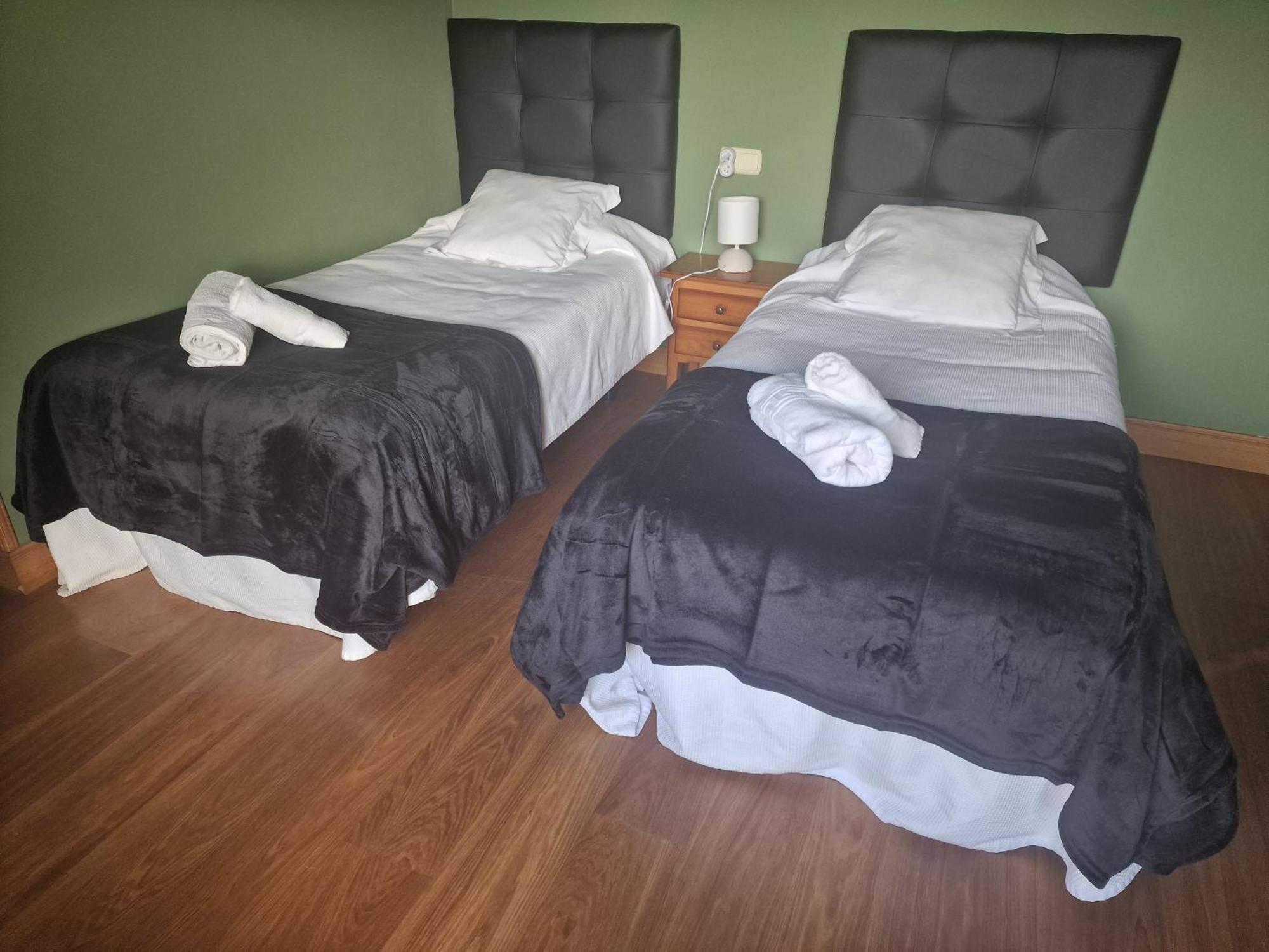 Hostal Lizuniaga Bera  Екстер'єр фото